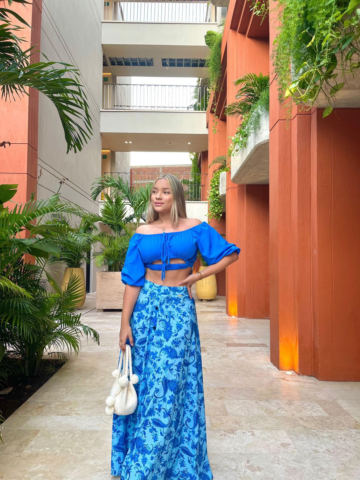 cattleya-01 Set de Blusa y Falda Larga - Cattleya - Imagen 1